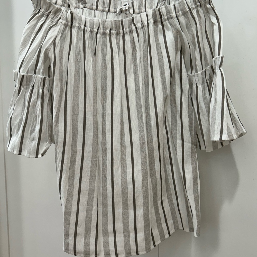 🤍2xHP🤍 Off Shoulder Striped Top with Bell Sleeves - Small - Picture 10 of 11